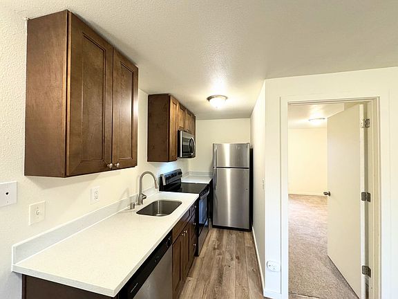 4th image of 3015 N Highland St #214