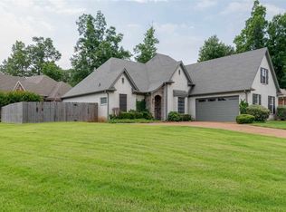 1370 Carlton Ridge Dr, Cordova, TN 38016