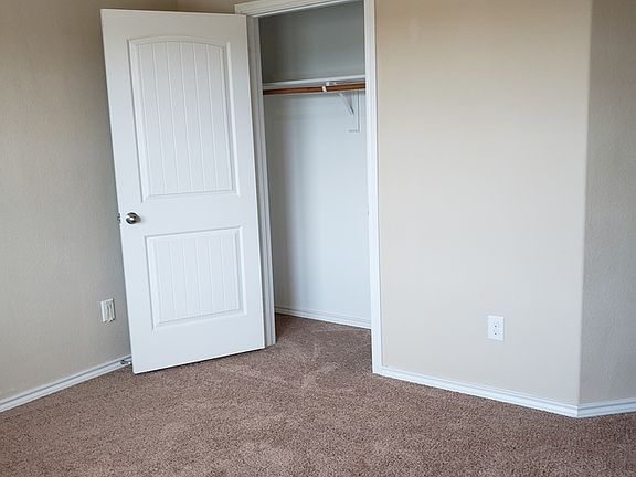3rd image of 1108 Northampton St