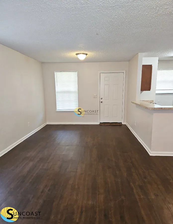 Now Available! 3/2 in Downtown! — Photo 4