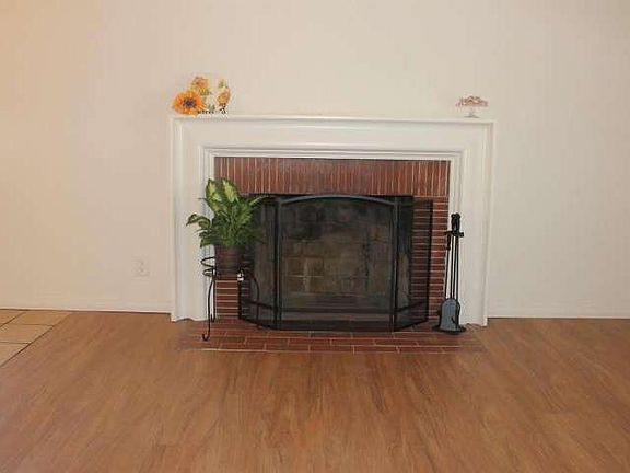 3rd image of 7921 Wilkinson Ave