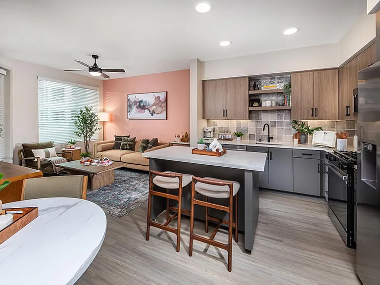 Bowen Apartments — Photo 5