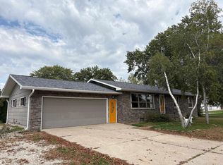 2001 22nd St, Emmetsburg, IA 50536