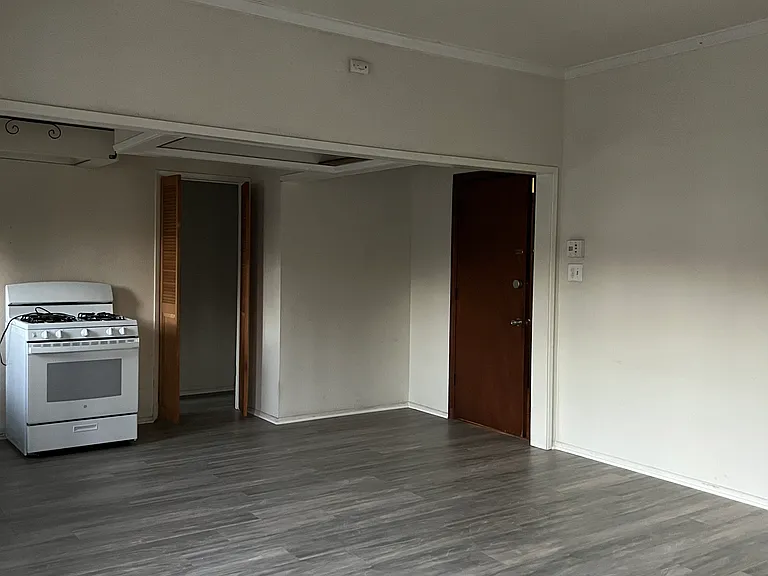 1861 N Wilton Pl #4 — Photo 1