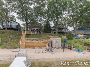 447 Grover Rd, Muskegon, MI 49442