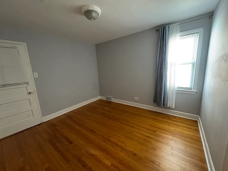 9034 La Crosse Ave #1S — Photo 8