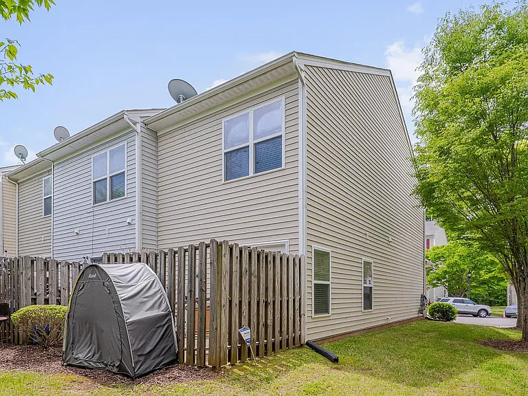 3114 Courtney Creek Blvd — Photo 4