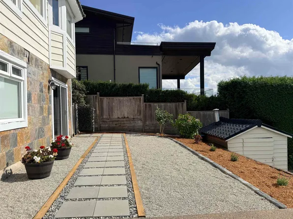 1480 Tyrol Rd, West Vancouver, BC V7S 2L6