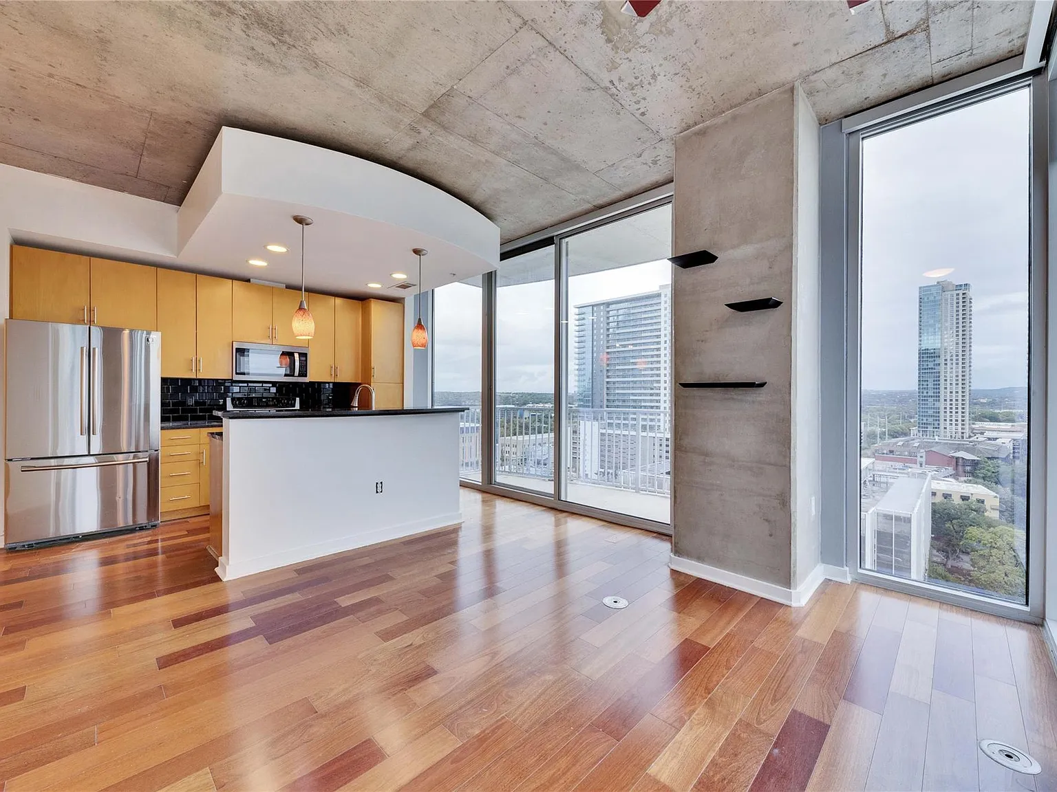 360 Nueces St — Photo 4