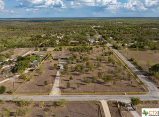 296 Crossroads Dr, Dale, TX 78616