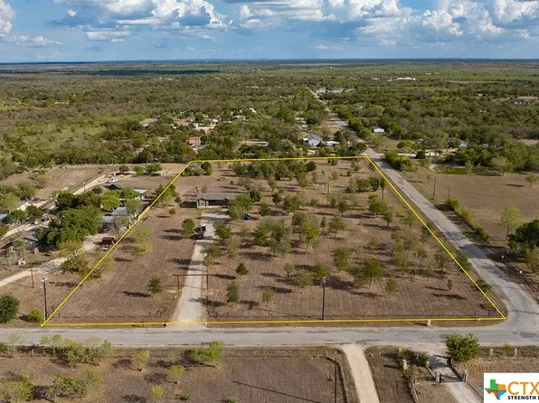 296 Crossroads Dr, Dale, TX 78616