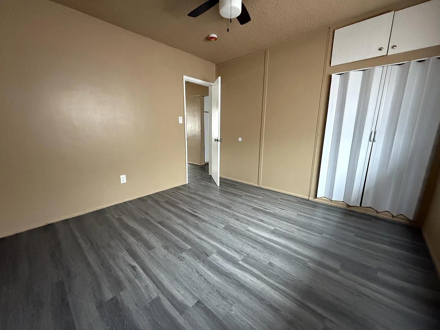 15319 South White Avenue - E — Photo 4