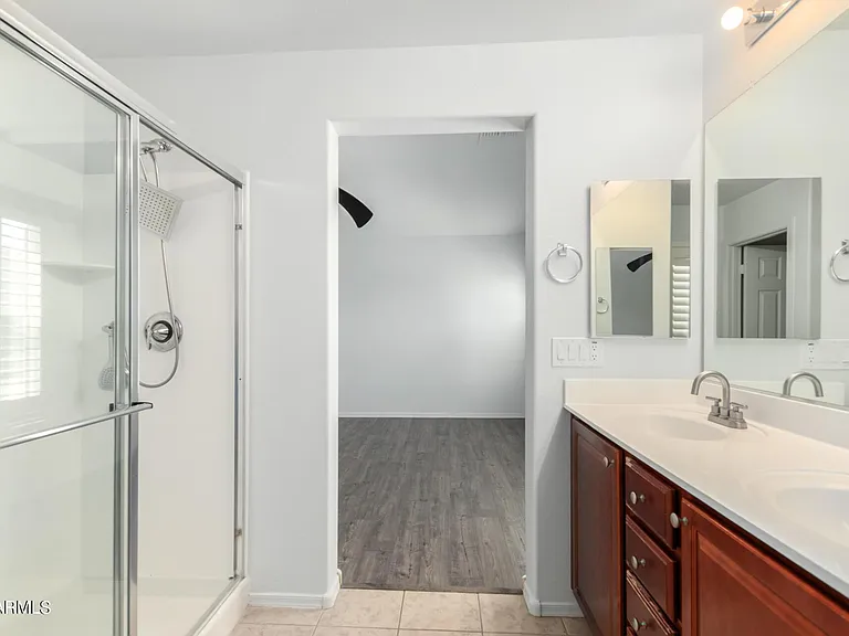 2227 E Stacey Rd — Photo 18