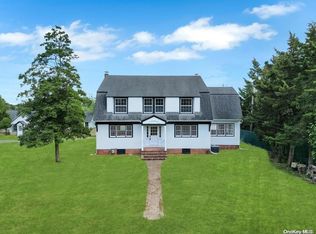 91 S Saxon Ave, Bay Shore, NY 11706