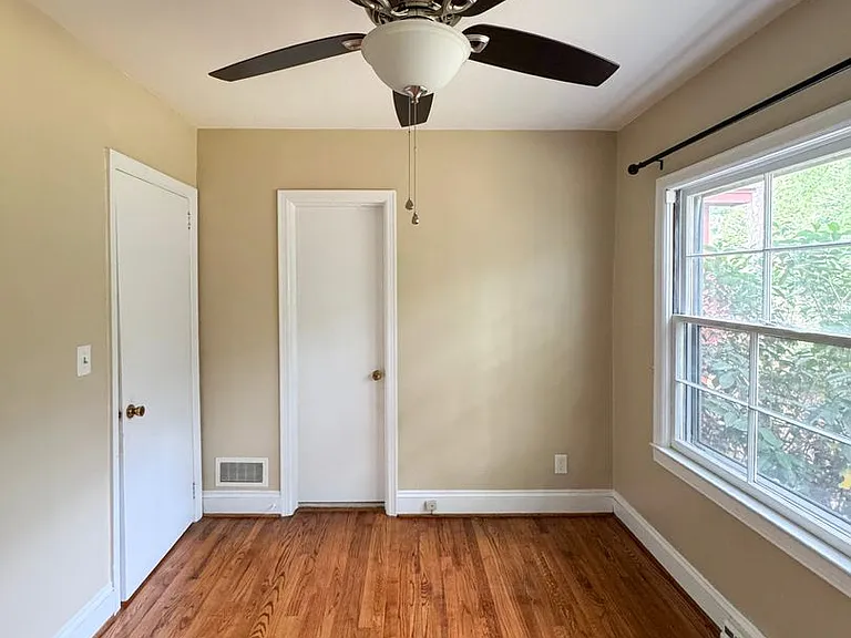 318 Fairwood Ct — Photo 15