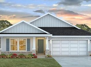 91 Gray Owl Dr E, Freeport, FL 32439