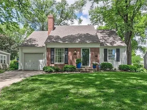 4924 W 57th St, Roeland Park, KS 66205