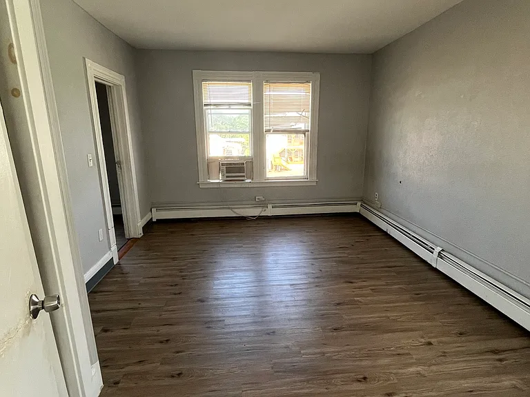 21 Olive St N #3 — Photo 2
