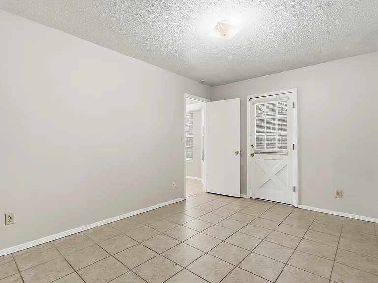 2918 E Glen Dr #B — Photo 18