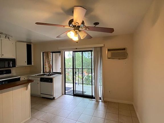 3rd image of 7855 Cowles Mountain Ct Unit A28