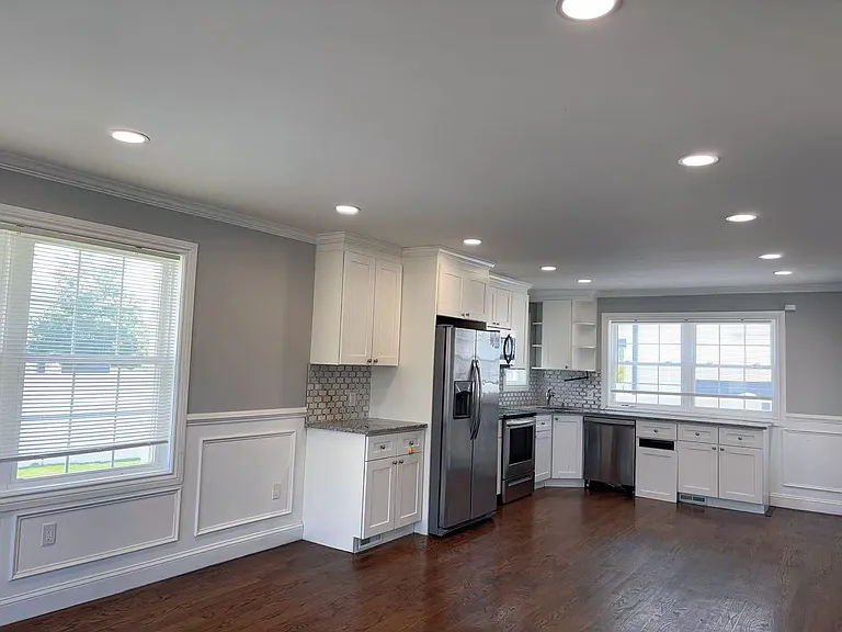 578 Albert St — Photo 11
