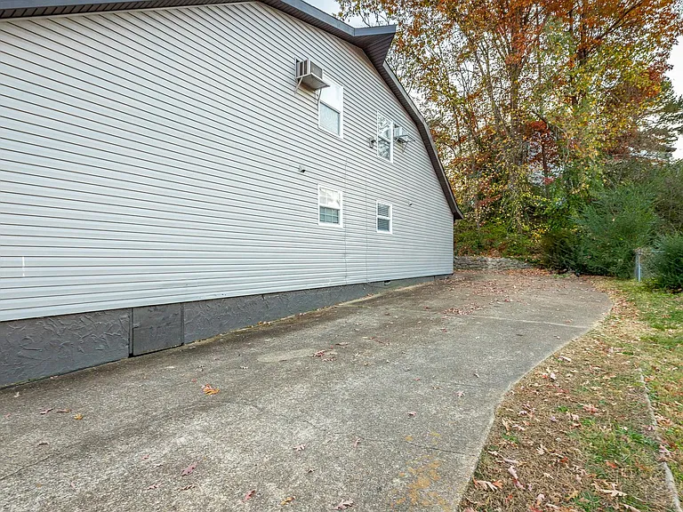 Loft-Style Townhome In Hixson | 2 Months Free — Photo 21