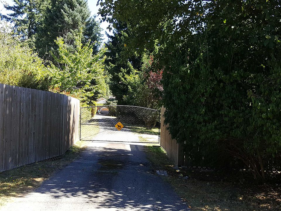 2nd image of 11444 Central Valley Rd NE