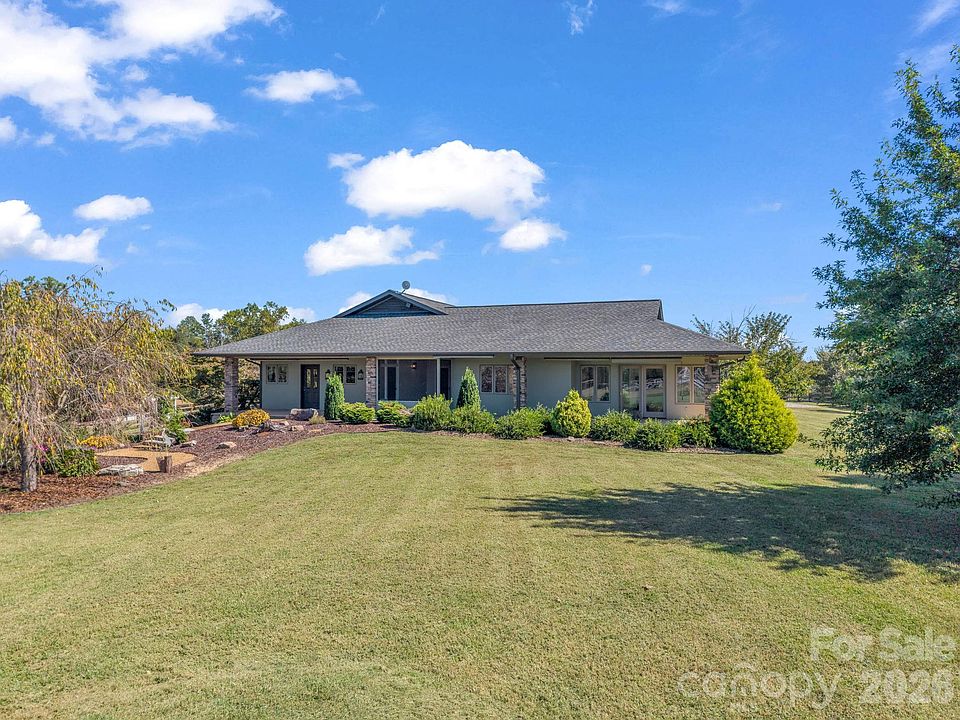 1st image of 401 Overhill Dr