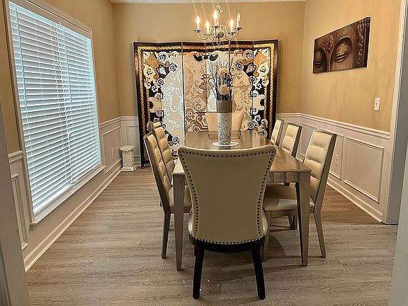 Formal dining room 