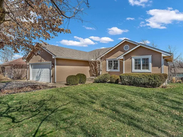 2924 SW Staffordshire Rd, Topeka, KS 66614