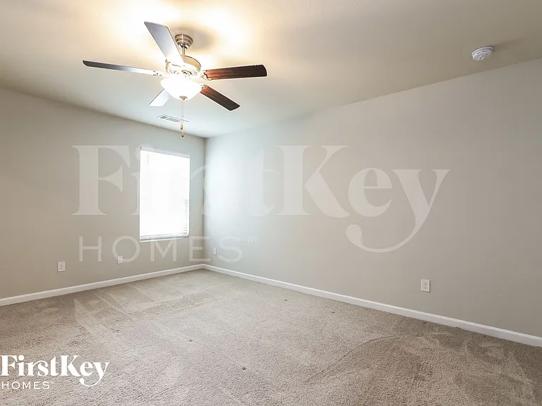 1006 Independence Ave — Photo 9