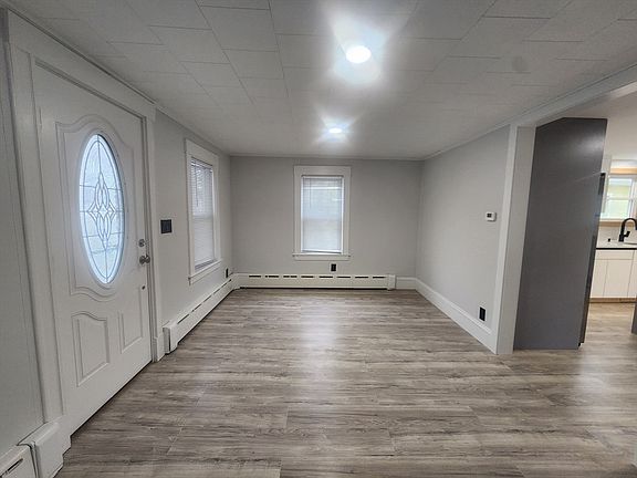 5th image of 52 Glenwood Rd
