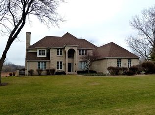 2S182 Willow Creek Dr, Elburn, IL 60119