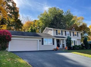70 Smugglers Ln, Rochester, NY 14617