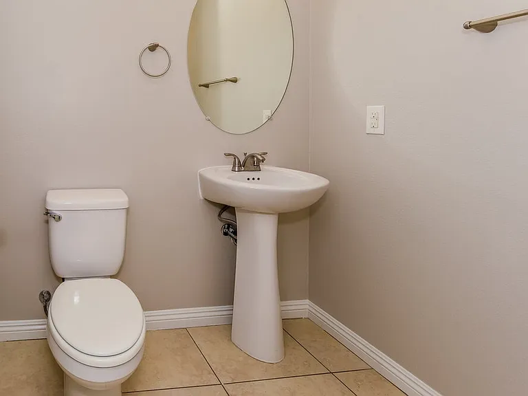 9519 Vega Carpio Ave — Photo 16