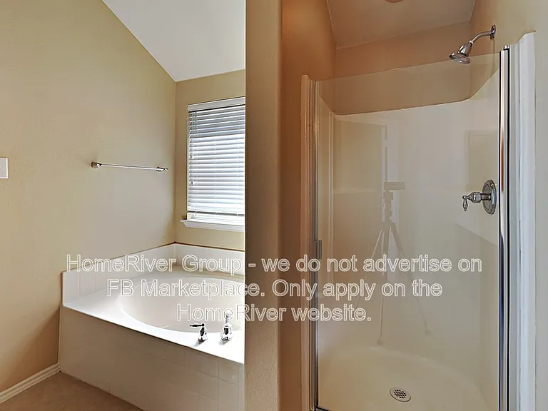 1046 Warbler — Photo 12