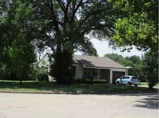 2173 S Wallace Dr, Wichita, KS 67218