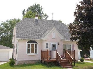143 W Center Ave, Cedar Grove, WI 53013
