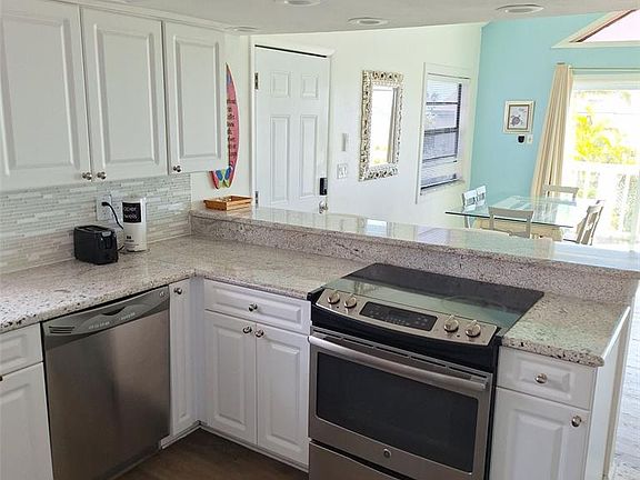 4th image of 13202 GULF BOULEVARD