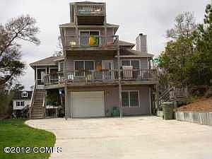 1st image of 209 E Shorewood Dr