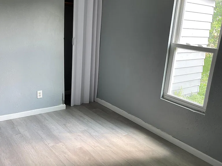 1734 Doris Ave — Photo 6