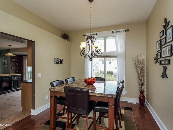 5th image of 6555 Nearpoint Dr SE