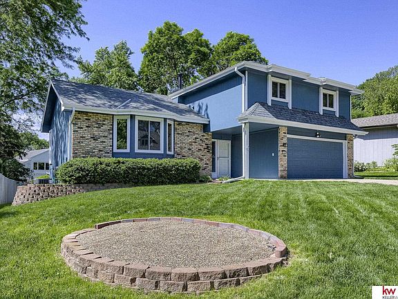 5th image of 15423 Dewey Cir