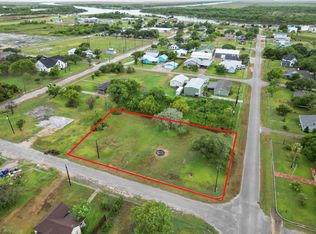684 Mulberry St, Matagorda, TX 77457