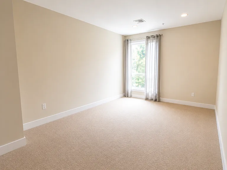 533 Cambridge St — Photo 7