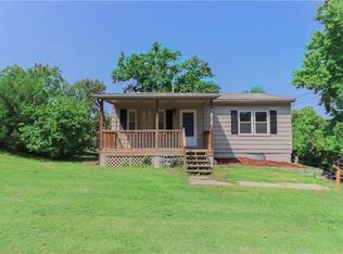 7518 James A Reed Rd, Kansas City, MO 64138