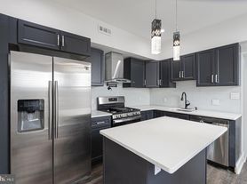 2221 Federal St, Philadelphia, PA
