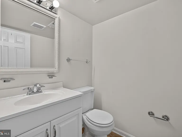 8006 Lady Lewis Ct — Photo 24