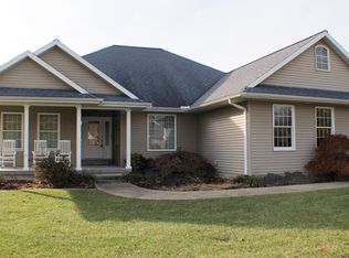 1003 Meadowview Dr, Olney, IL 62450