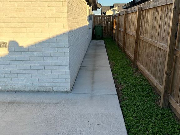 2nd image of 316 Uva Ln